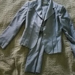 Woman's  Gray Pants suit